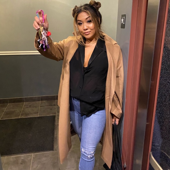 ✨🦄 MEET YOUR POSHER 🦄✨ - Picture 4 of 6